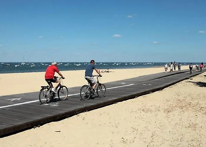 Centre - T2 Avec Balcon, Parking Securise, Proche Gare, Commerces Et - Fr-1-420-90 شقة آركاشو