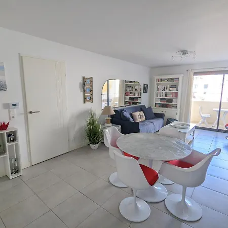 Appartement Centre - T2 Avec Balcon, Parking Securise, Proche Gare, Commerces Et - Fr-1-420-90 Arcachon