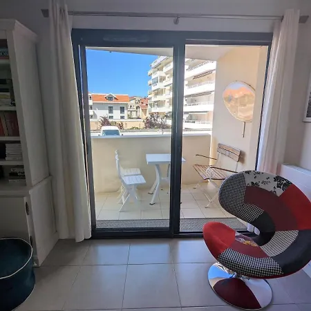 Centre - T2 Avec Balcon, Parking Securise, Proche Gare, Commerces Et - Fr-1-420-90 Apartment