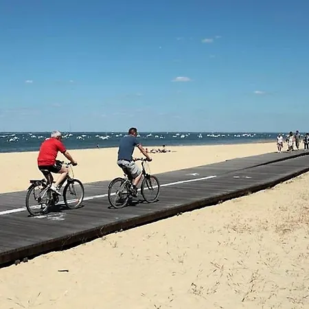 Centre - T2 Avec Balcon, Parking Securise, Proche Gare, Commerces Et - Fr-1-420-90 Apartman Arcachon