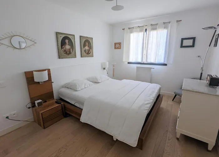 Апартаменты Centre - T2 Avec Balcon, Parking Securise, Proche Gare, Commerces Et - Fr-1-420-90